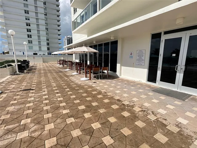 $4,000 | 5701 Collins Avenue, Unit 1201, Miami Beach, FL 33140