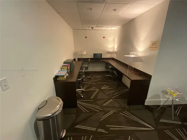 $4,000 | 5701 Collins Avenue, Unit 1201, Miami Beach, FL 33140