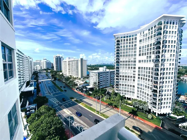 $4,000 | 5701 Collins Avenue, Unit 1201, Miami Beach, FL 33140