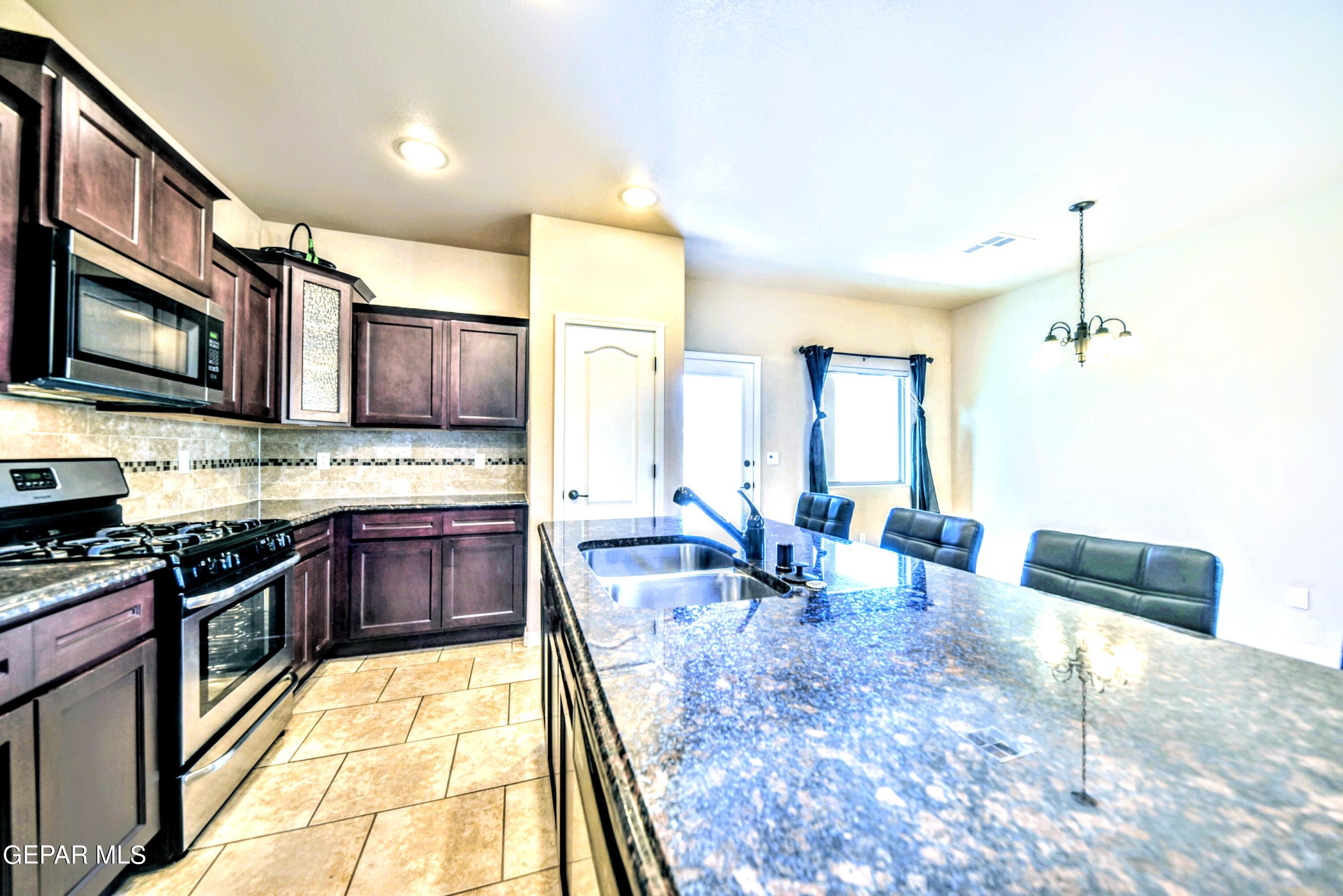 13313 Tuggle Road El Paso, TX 79928 - Photo 42 of 68 v- (54)~4