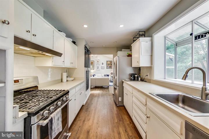 9408 Byeforde Road Kensington, MD 20895 - Photo 16 of 48