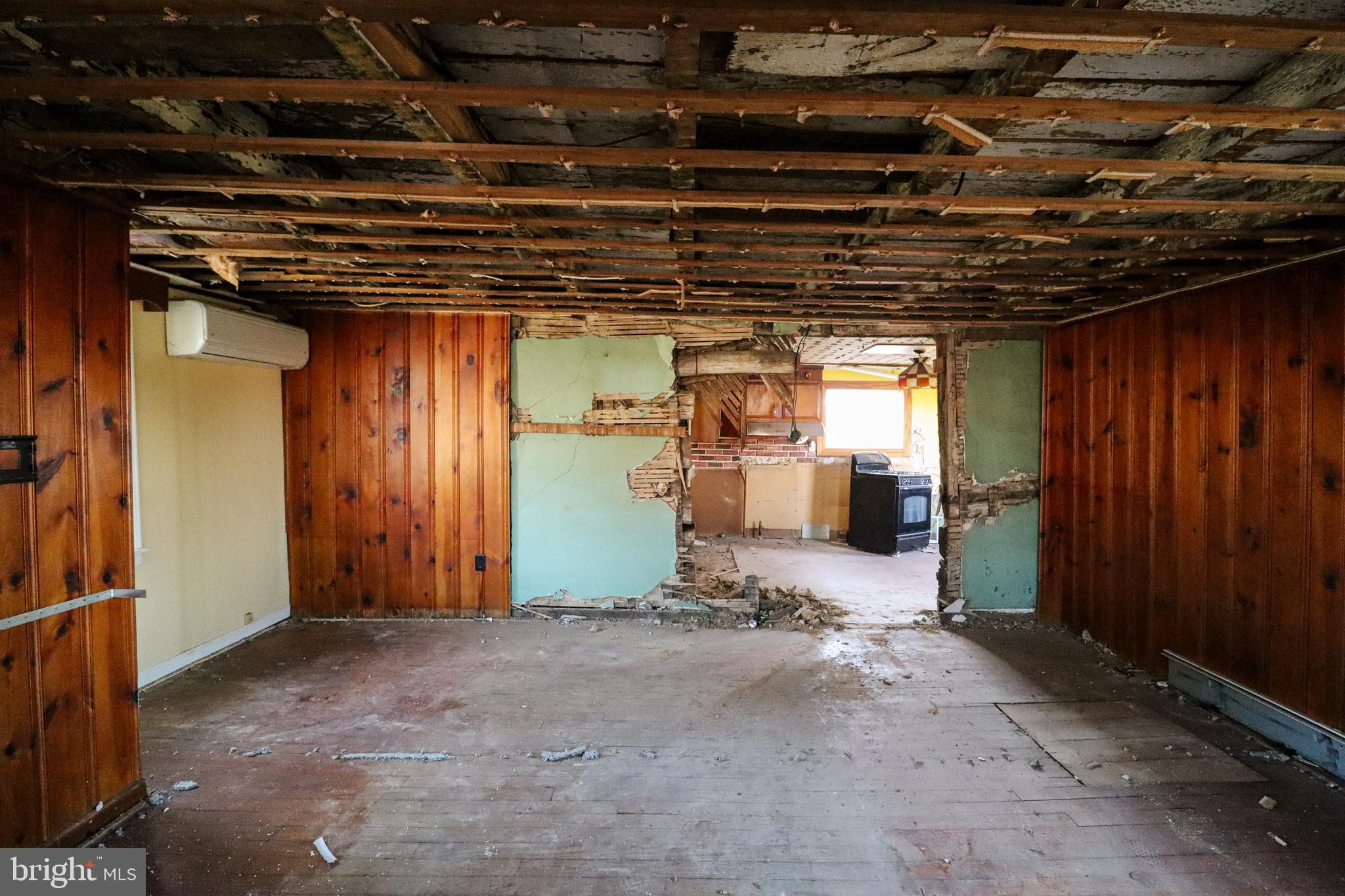 6481 Chambers Hill Road Harrisburg, PA 17111 - Photo 5 of 26 a view of empty room