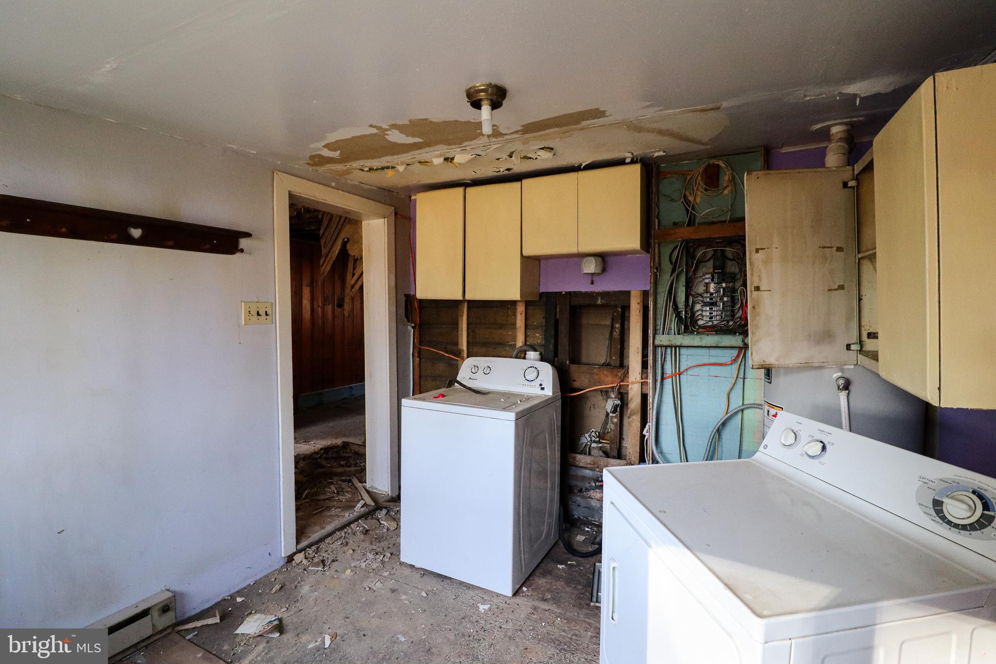 6481 Chambers Hill Road Harrisburg, PA 17111 - Photo 10 of 26 a utility room with dryer and washer