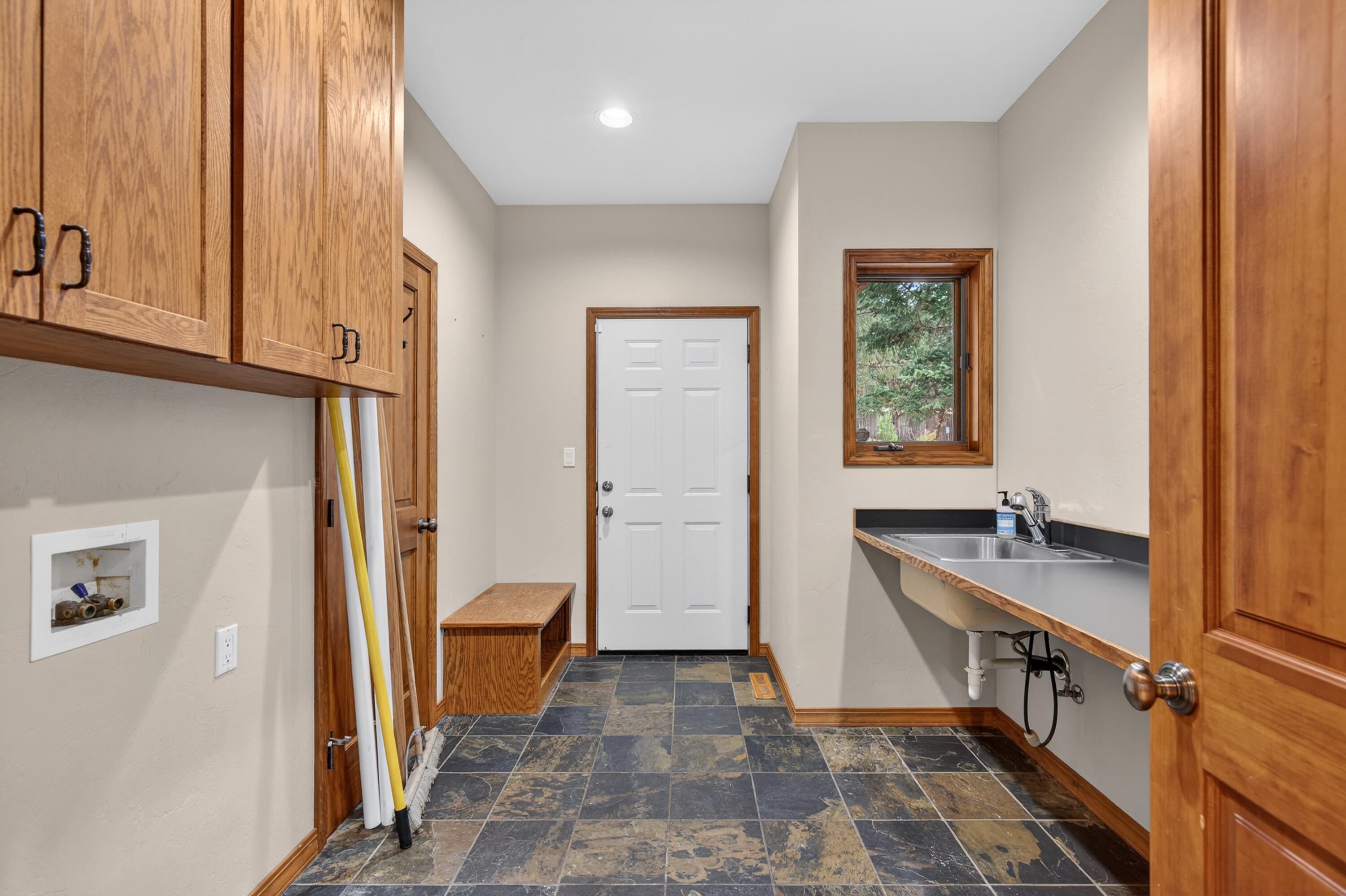 2365 Eastside Road Jacksonville, OR 97530 - Photo 29 of 69 32-30