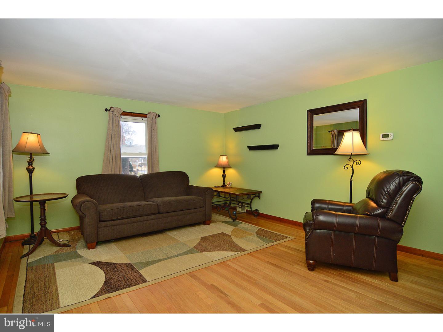 607 Clair Street Reading, PA 19607 - Photo 3 of 19