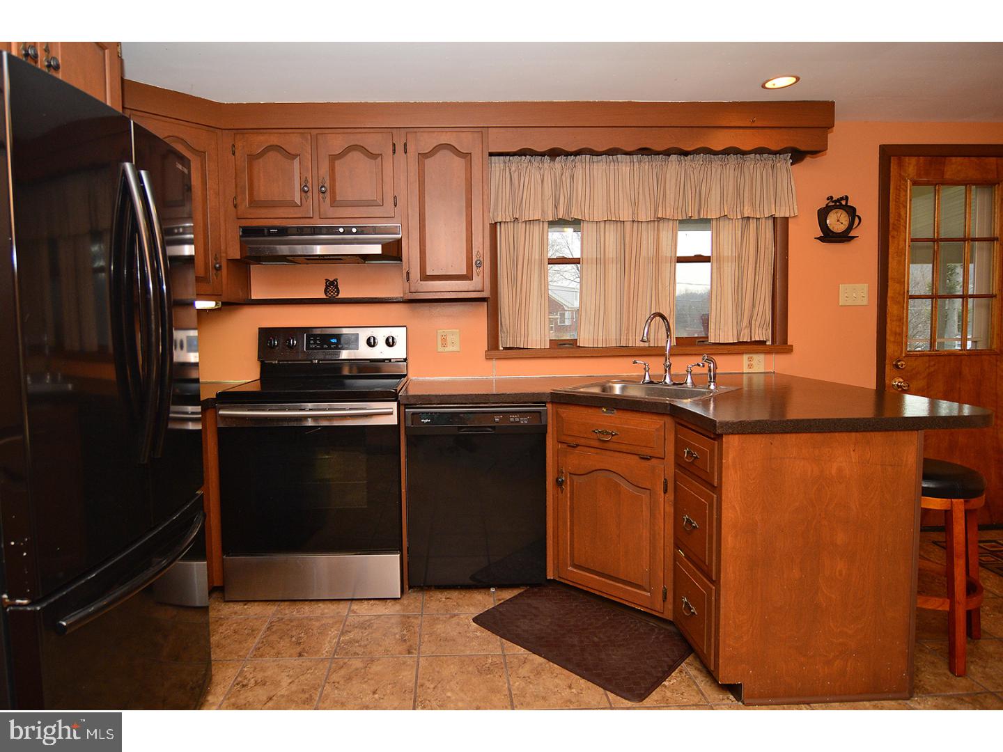 607 Clair Street Reading, PA 19607 - Photo 7 of 19