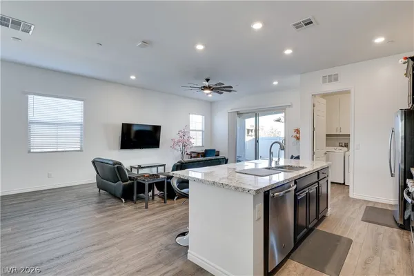 $2,115 | 209 Copland Canyon Avenue, Henderson, NV 89011