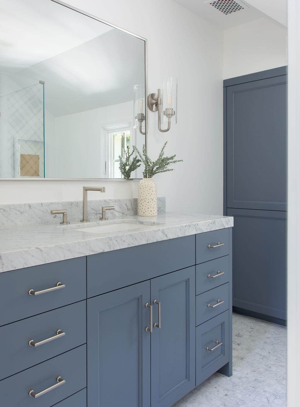 850 Rockbridge Road Montecito, CA 93108 - Photo 25 of 37 2nd Floor Bathroom