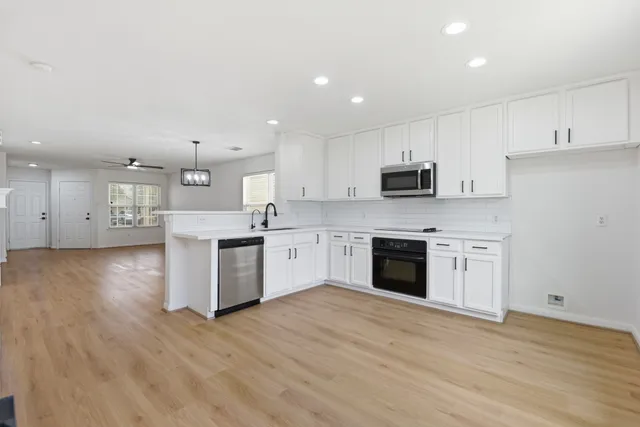 $1,900 | 12831 Regal Oaks Bend Lane, Houston, TX 77047