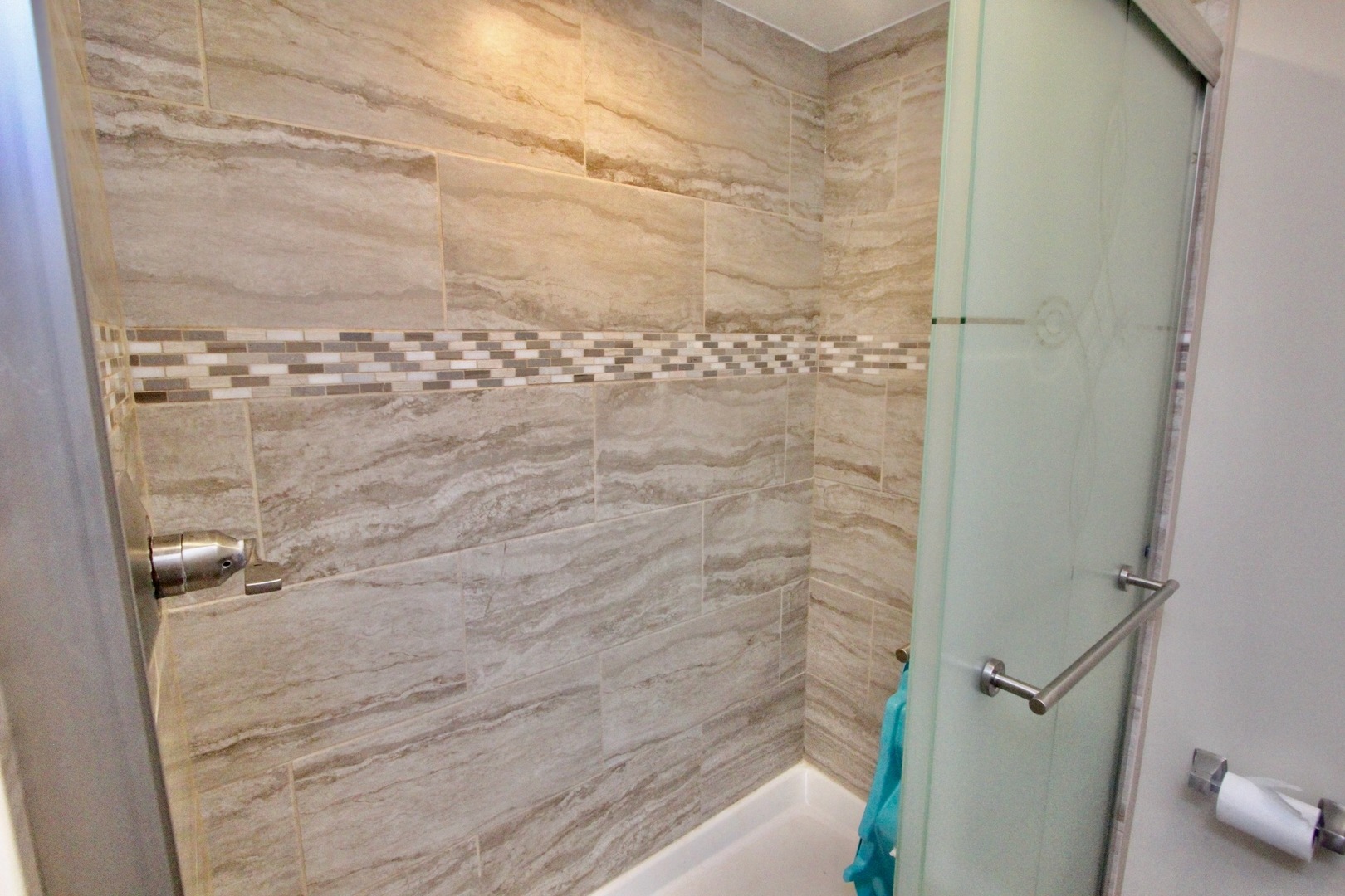 835 Suffield Square Lincolnshire, IL 60069 - Photo 27 of 44 a bathroom with a shower