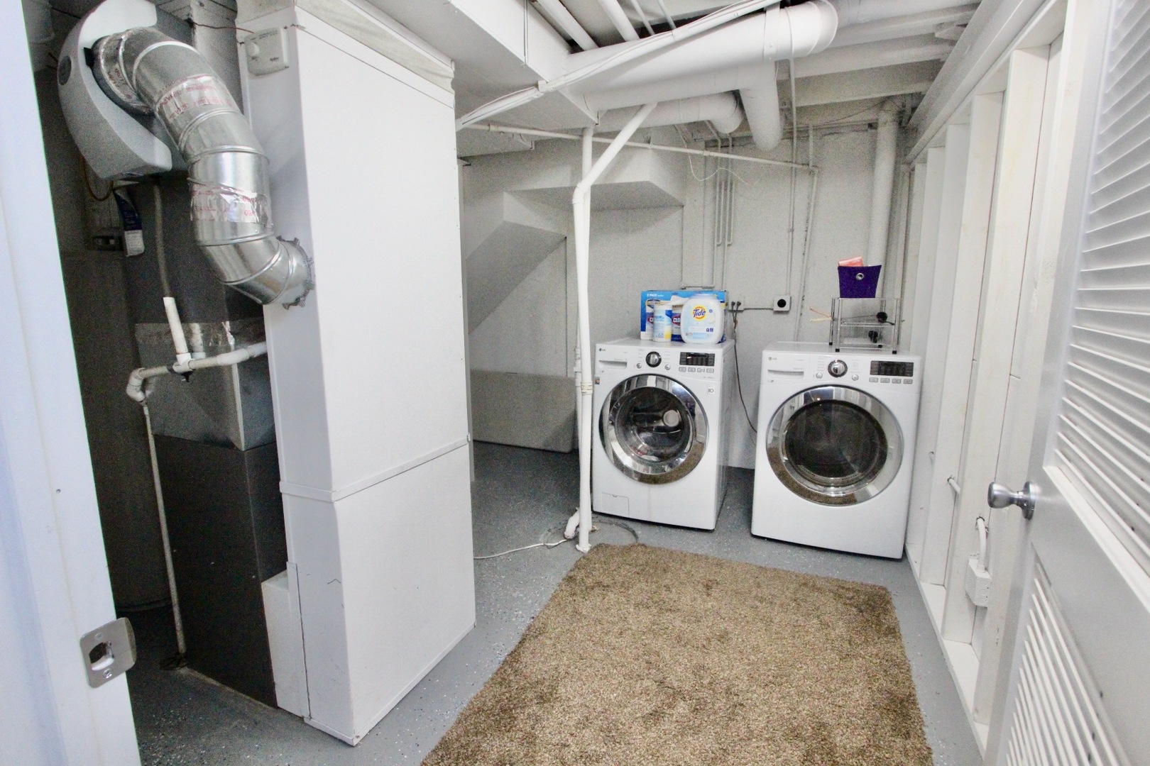 835 Suffield Square Lincolnshire, IL 60069 - Photo 37 of 44 a utility room with dryer and washer