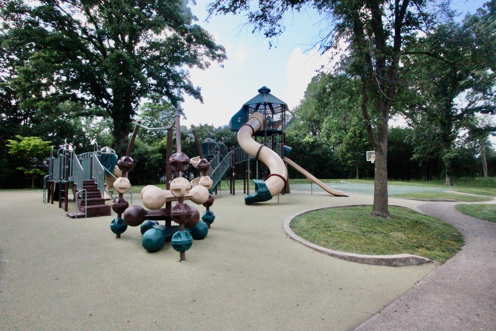 835 Suffield Square Lincolnshire, IL 60069 - Photo 40 of 44 a play room with toys