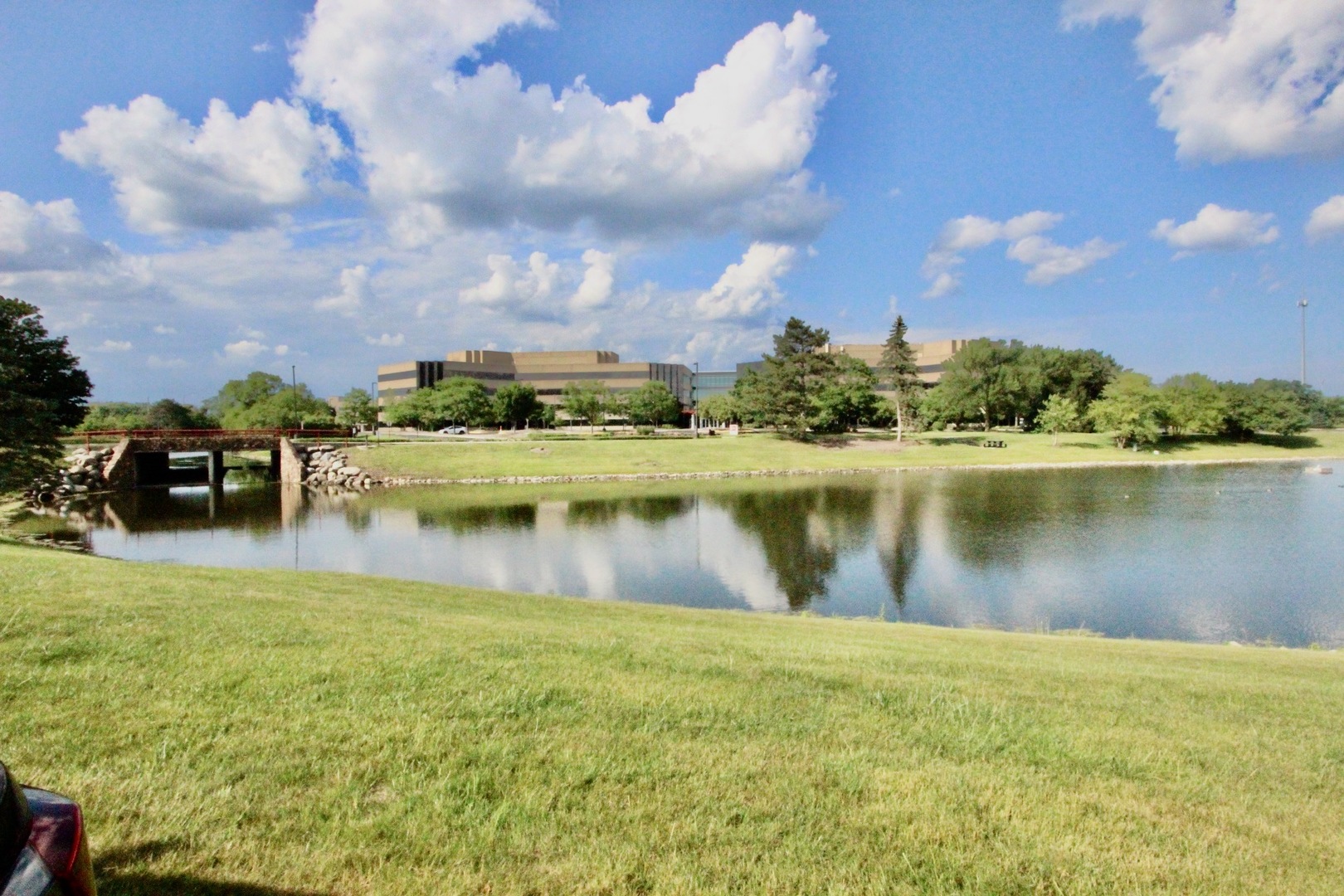 835 Suffield Square Lincolnshire, IL 60069 - Photo 44 of 44 a view of a lake with a city in the background