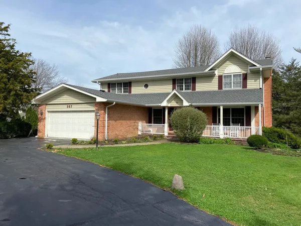 $889,900 | 357 Roberts Road, Inverness, IL 60010
