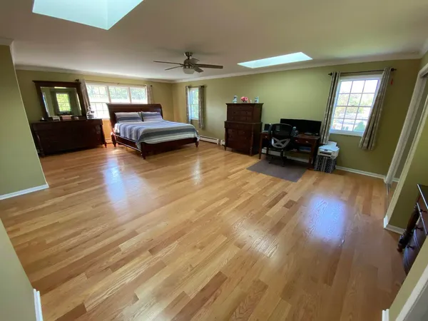 $889,900 | 357 Roberts Road, Inverness, IL 60010