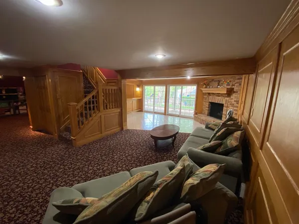 $889,900 | 357 Roberts Road, Inverness, IL 60010