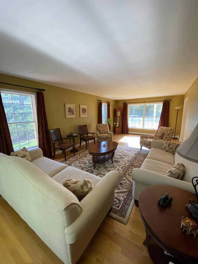 357 Roberts Road Inverness, IL 60010 - Photo 4 of 22