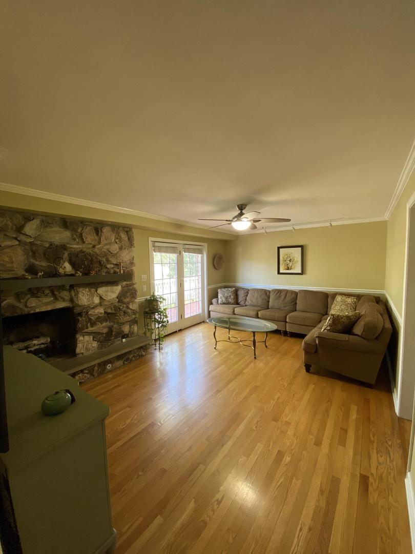 357 Roberts Road Inverness, IL 60010 - Photo 6 of 22