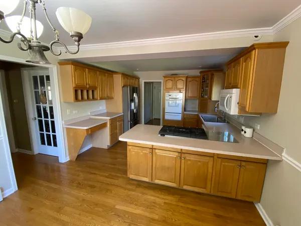 $889,900 | 357 Roberts Road, Inverness, IL 60010