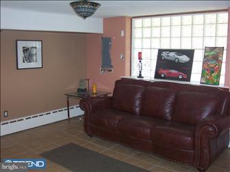 628 Renz Street Philadelphia, PA 19128 - Photo 5 of 6 Family Room