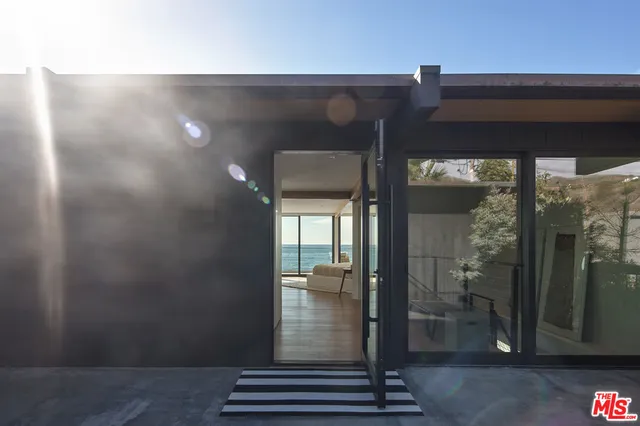 a view of outdoor space