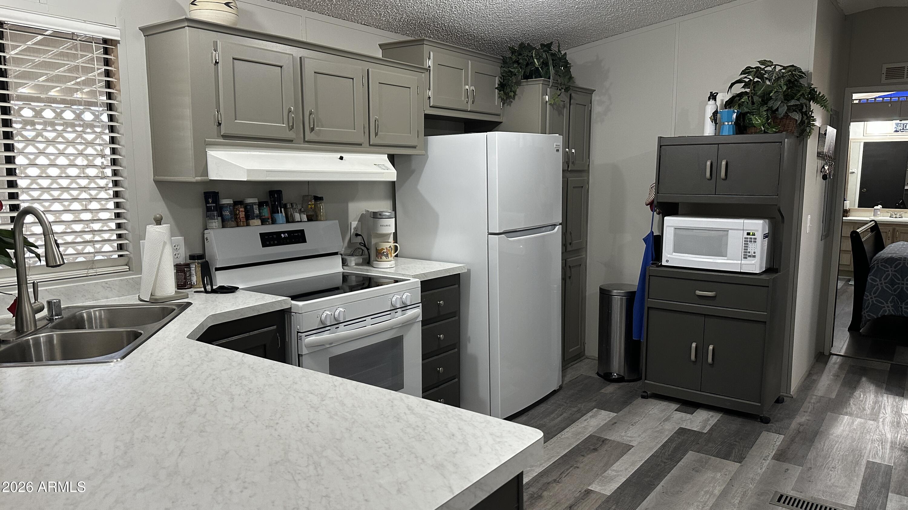 834 South Meridian Road, Unit 61 Apache Junction, AZ 85120 - Photo 7 of 34 IMG_0082