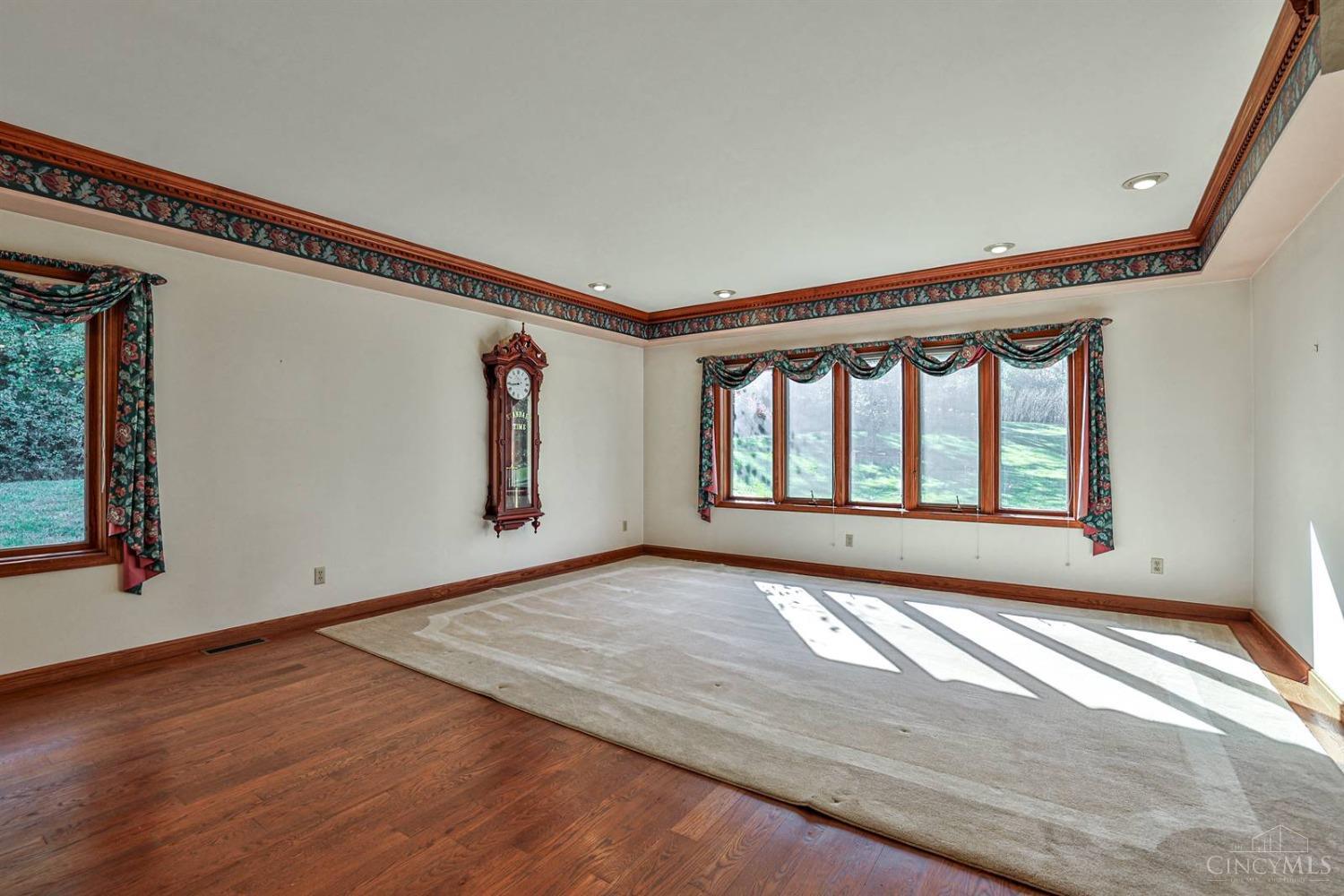 4570 Hanley Road Cincinnati, OH 45247 - Photo 9 of 71 Gallery Image 9