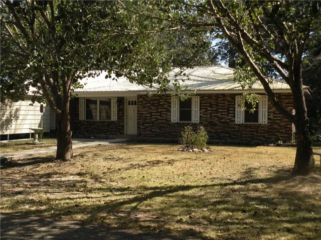 $1,350 | 42075 Garden Drive, Ponchatoula, LA 70454