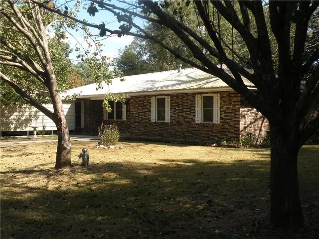 $1,350 | 42075 Garden Drive, Ponchatoula, LA 70454