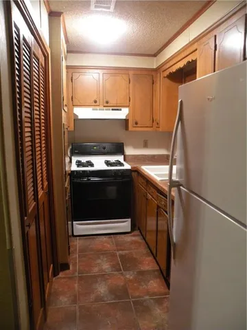 $1,350 | 42075 Garden Drive, Ponchatoula, LA 70454