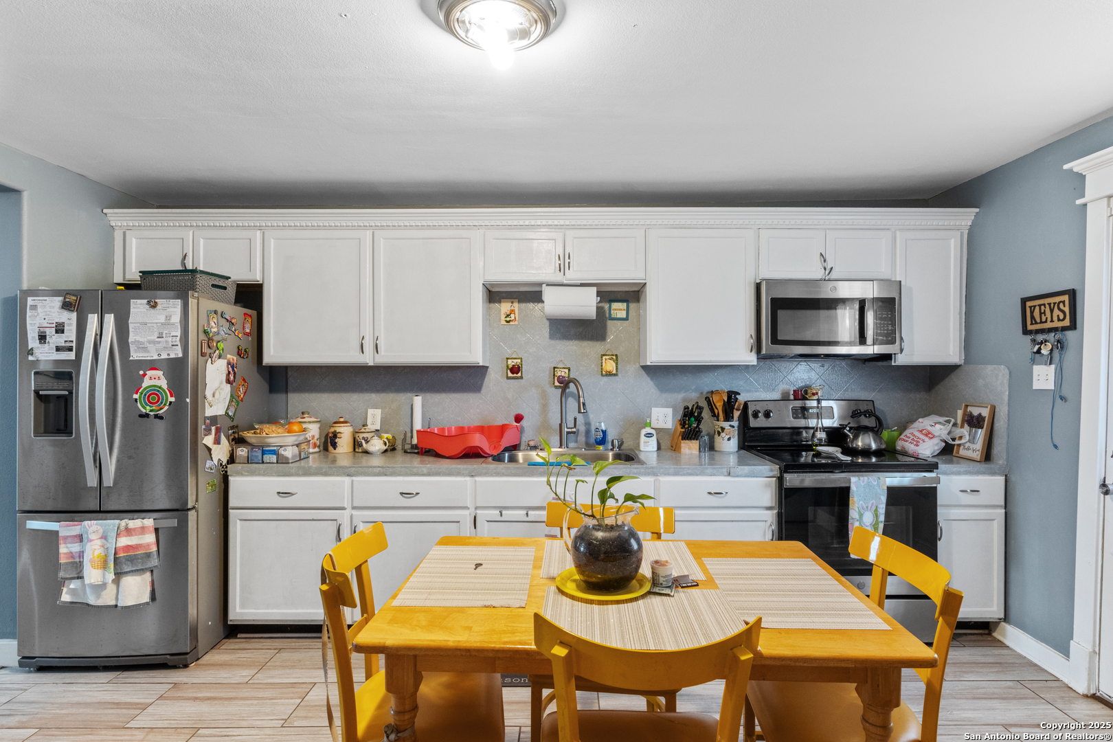 421 East Rio Grande Street Pearsall, TX 78061 - Photo 6 of 18