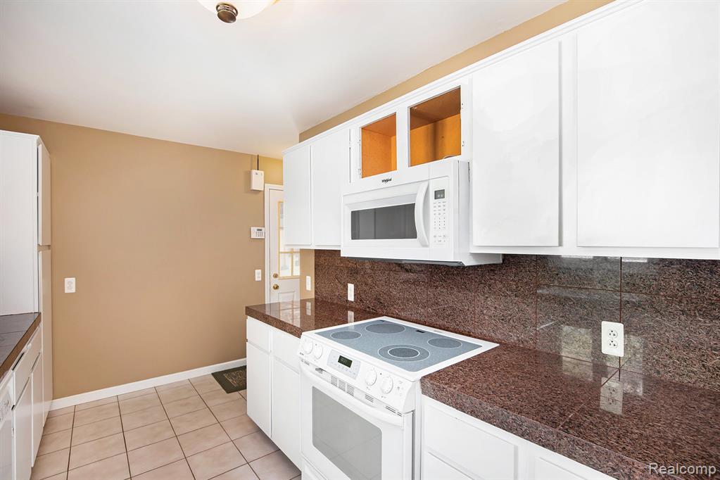 1714 Indian Road Lapeer, MI 48446 - Photo 11 of 35 Gallery Image 11