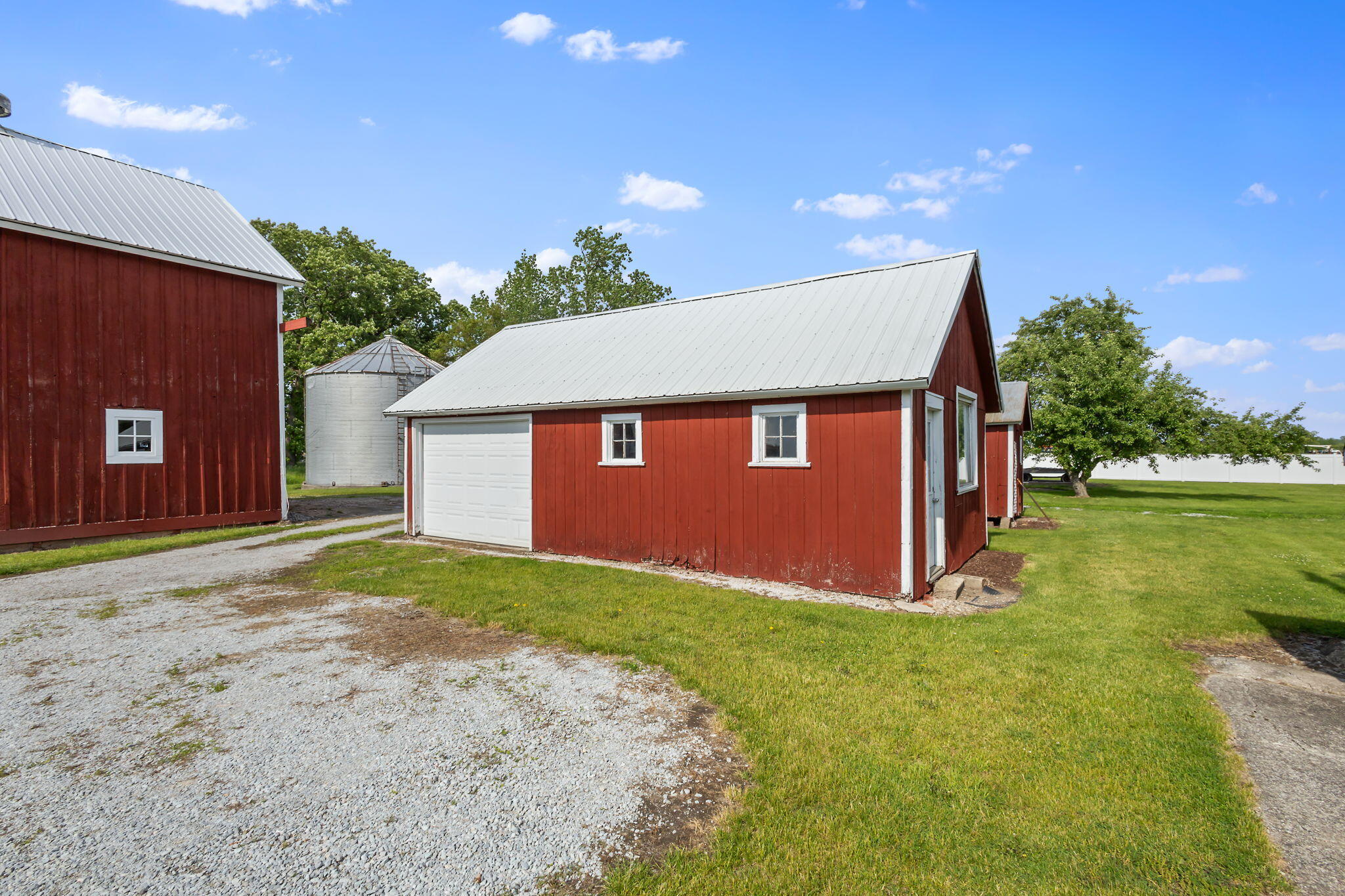 12929 Delaware Street Crown Point, IN 46307 - Photo 6 of 35 2048x1365