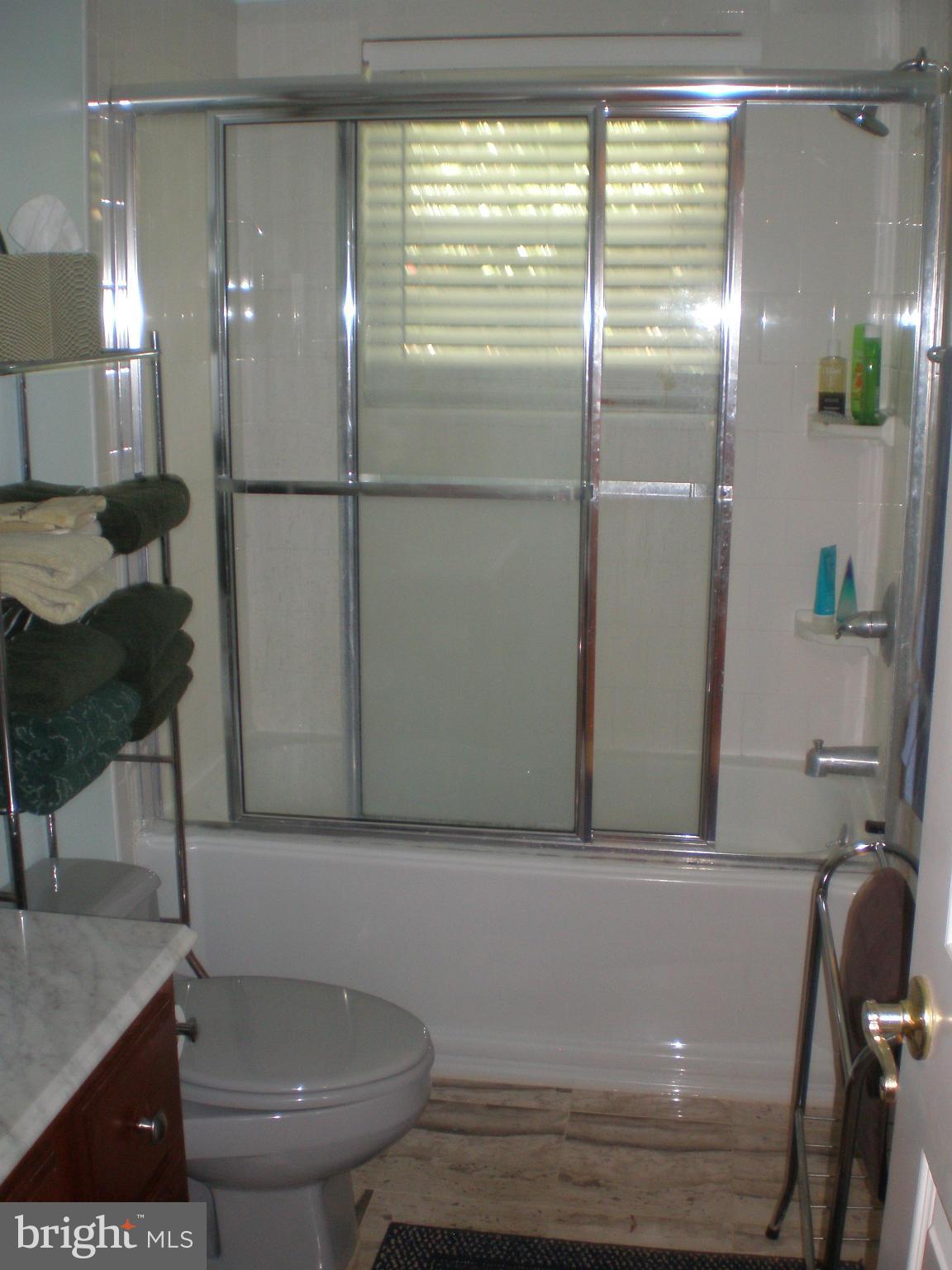 14115 Chesterfield Road Rockville, MD 20853 - Photo 15 of 26 Bath