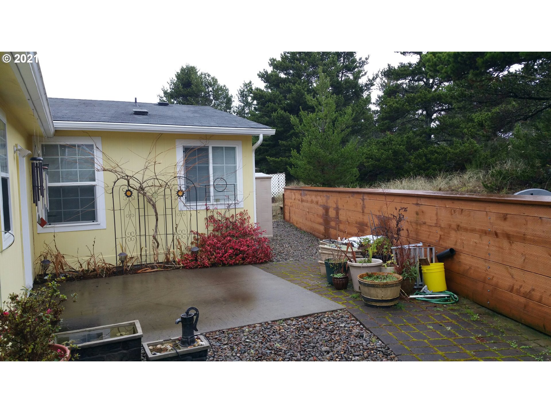 858 Wecoma Loop Florence, OR 97439 - Photo 4 of 13 Gallery Image 4