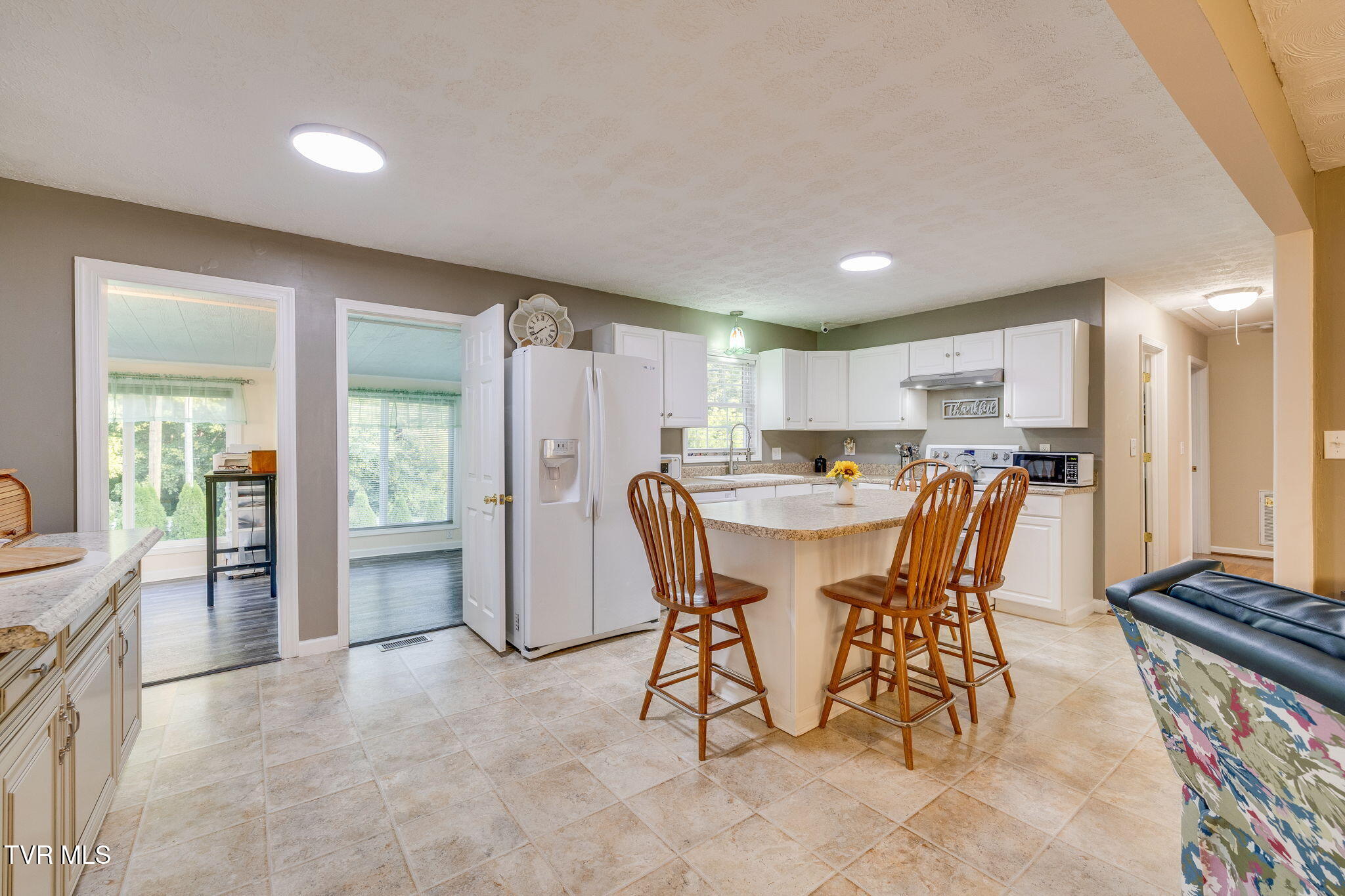 18160 Ridgeview Drive Abingdon, VA 24211 - Photo 9 of 42 009