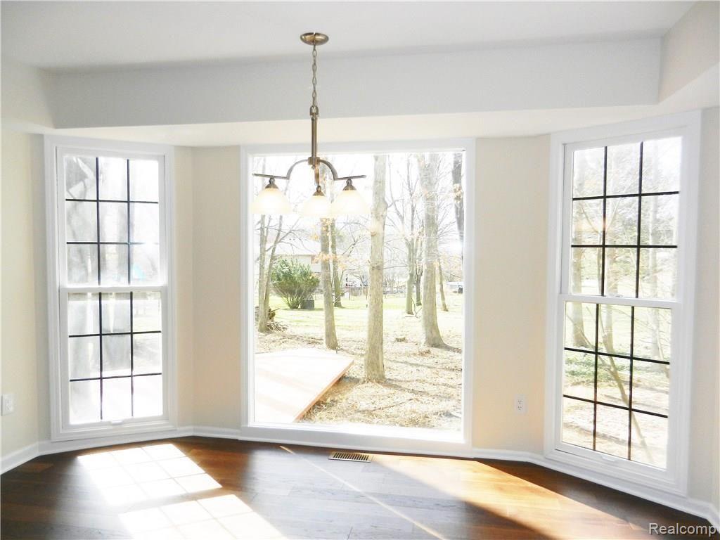 1813 North Kilburn Road Rochester, MI 48306 - Photo 12 of 33 Breakfast area.JPG