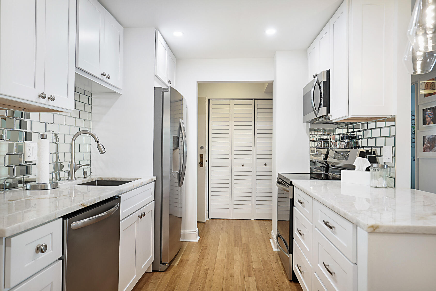 2121 North Ocean Boulevard, Unit 1507W Boca Raton, FL 33431 - Photo 13 of 56 Highend kitchen