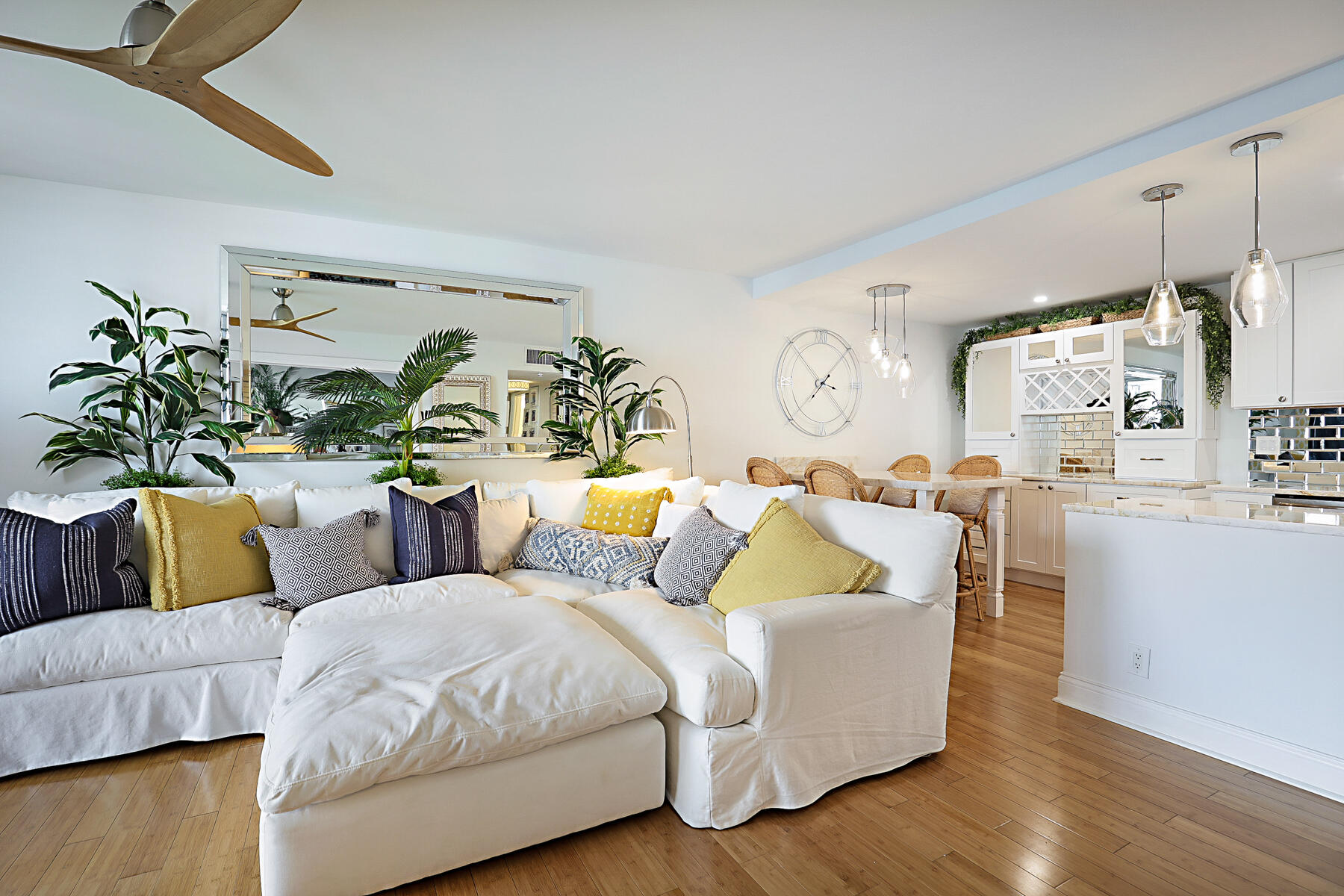 2121 North Ocean Boulevard, Unit 1507W Boca Raton, FL 33431 - Photo 8 of 56 Grand room