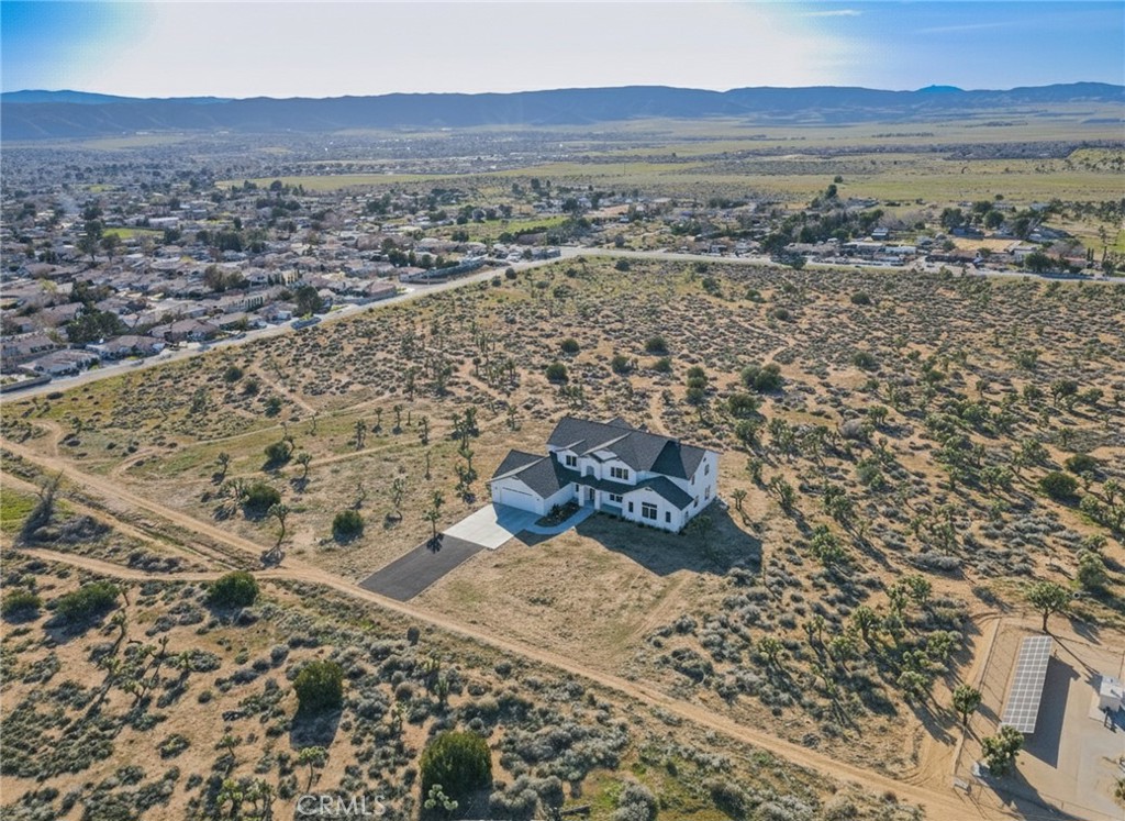 47 47th St & Avenue Lancaster, CA 93536 - Photo 8 of 24 a view of city and mountain