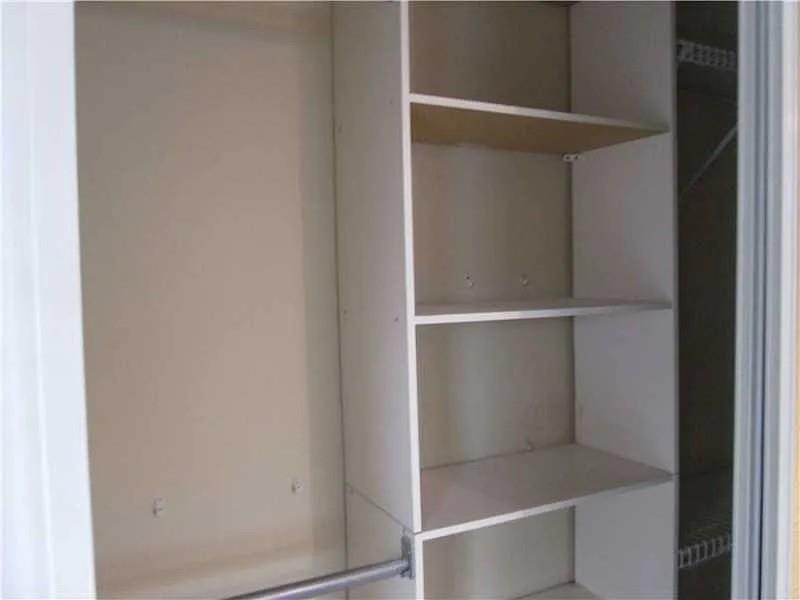 7010 Harding Street Hollywood, FL 33024 - Photo 4 of 9 a bathroom with a bathtub