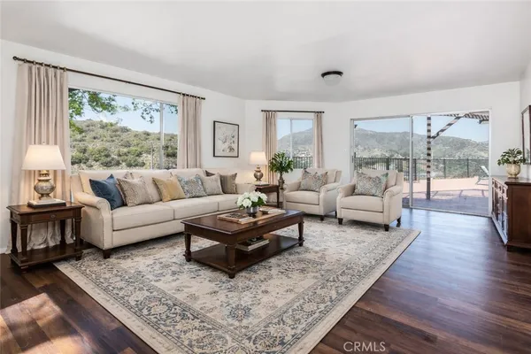 $7,300 | 2015 Parcher Place, Glendale, CA 91206