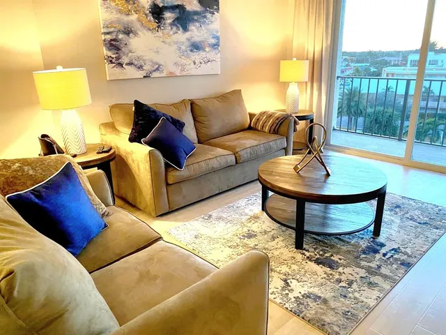 $350,000 | 1009 North Ocean Boulevard, Unit 503, Pompano Beach, FL 33062