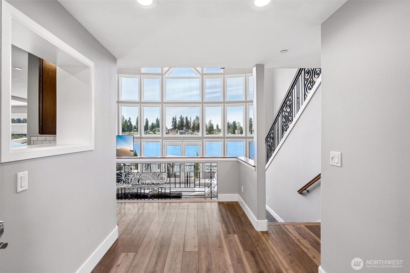 6804 Vandermark Road East Bonney Lake, WA 98391 - Photo 4 of 40