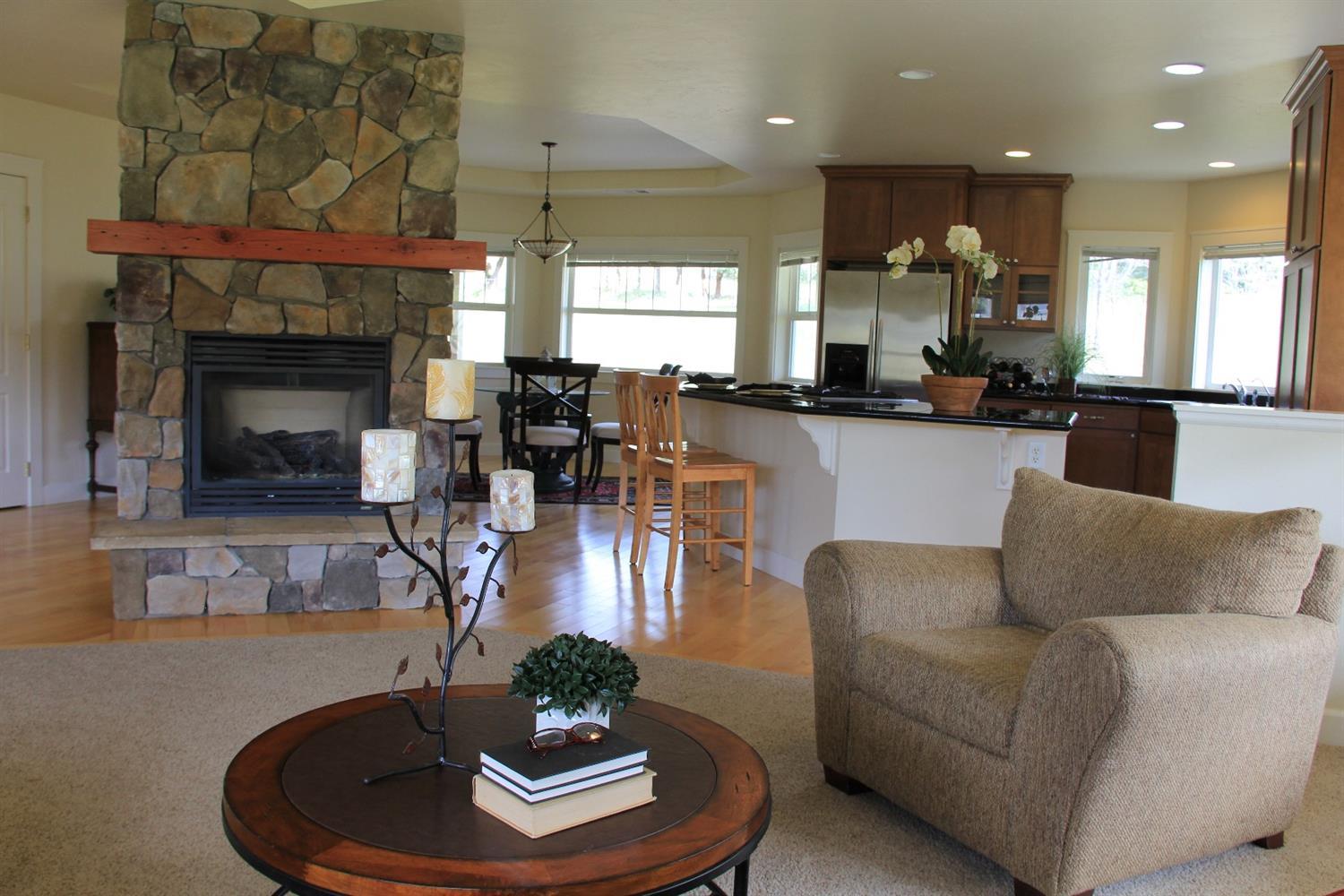 2531 Pioneer Road Talent, OR 97540 - Photo 5 of 26 Additional Photo