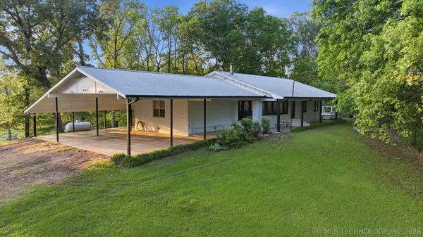 $899,000 | 782 North 4380 Road, Fort Towson, OK 74735