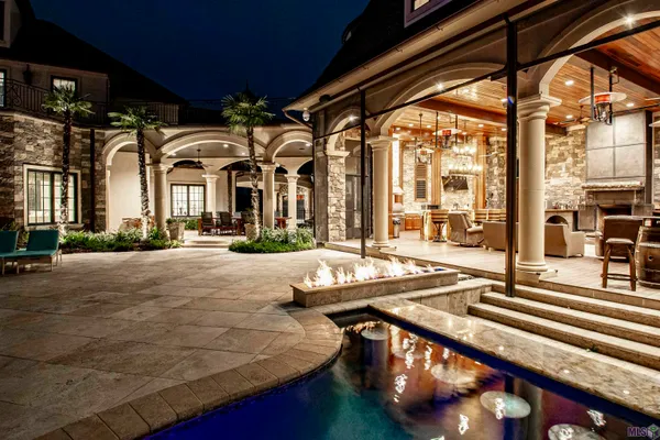 $11,000,000 | 19566 Perkins Road East, Baton Rouge, LA 70810