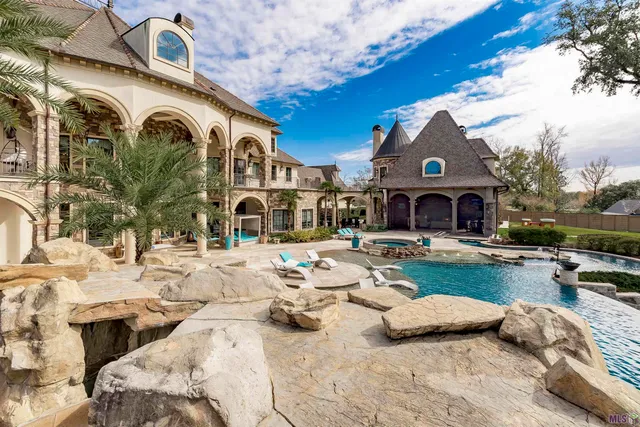 $11,000,000 | 19566 Perkins Road East, Baton Rouge, LA 70810