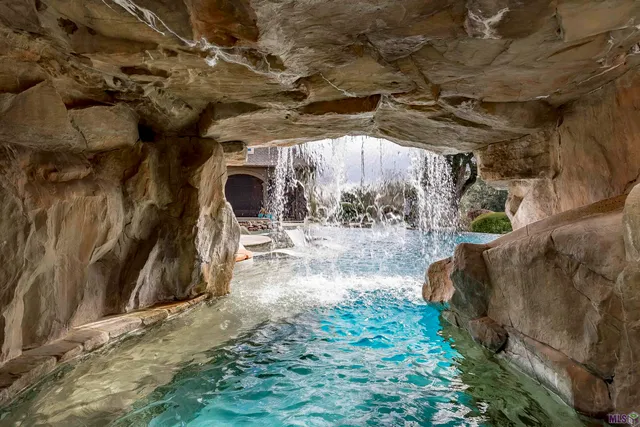 $11,000,000 | 19566 Perkins Road East, Baton Rouge, LA 70810