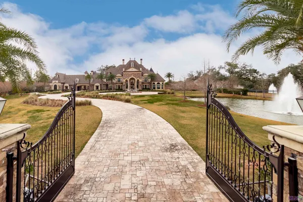 $11,000,000 | 19566 Perkins Road East, Baton Rouge, LA 70810